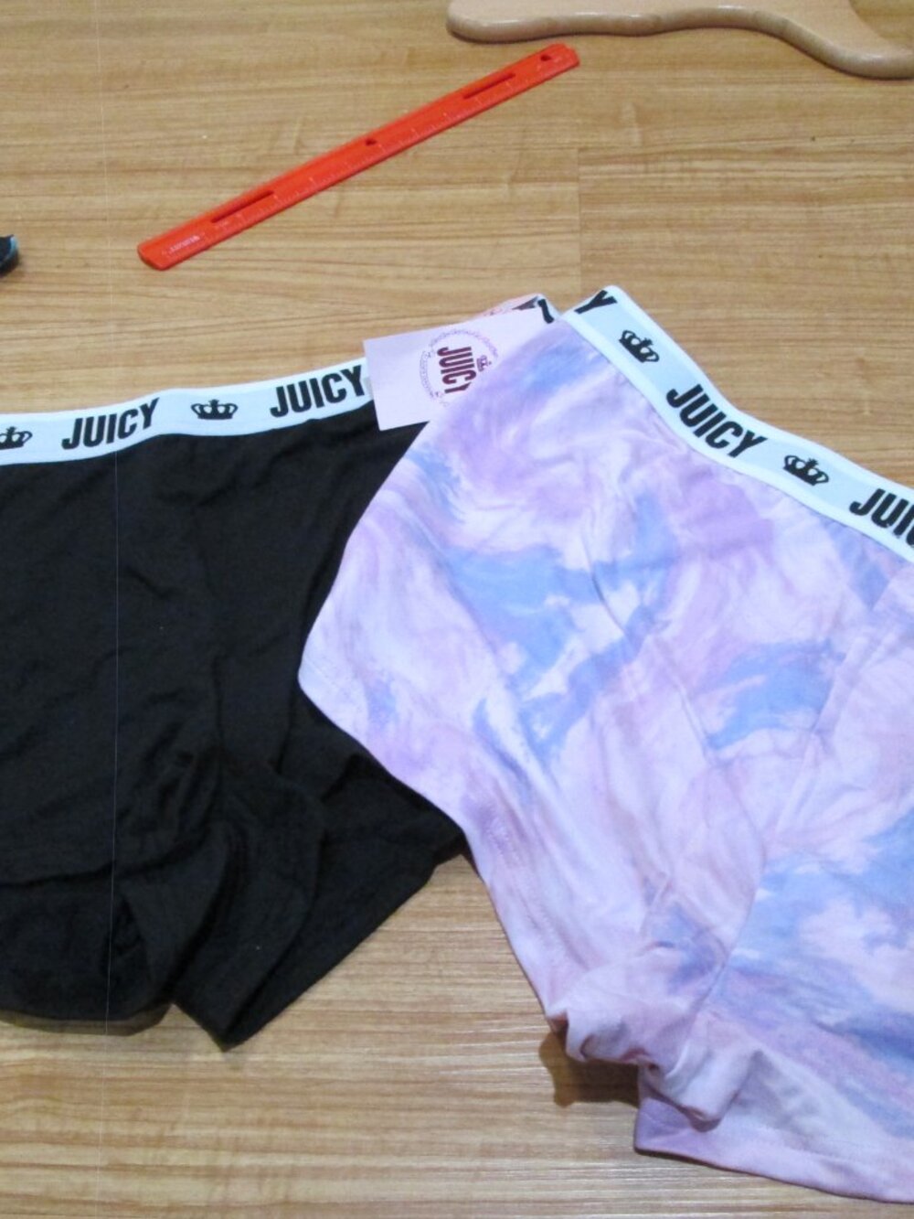 Juicy Couture Womens 2 pack sz LargeNEWPajama Shorts Black w/silver&pastel swirl - Picture 10 of 10